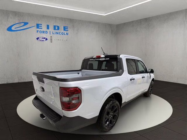 2025 Space White Metallic Ford Maverick XLT AWD Truck