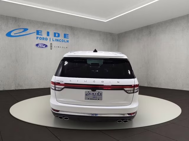 2026 Pristine White Metallic Tri-Coat Lincoln Aviator Premiere AWD SUV