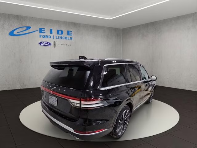 2026 Infinite Black Metallic Clearcoat Lincoln Aviator Reserve AWD SUV