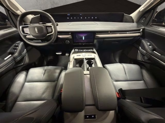 2025 Infinite Black Metallic Clearcoat Lincoln Navigator Reserve 4X4 SUV