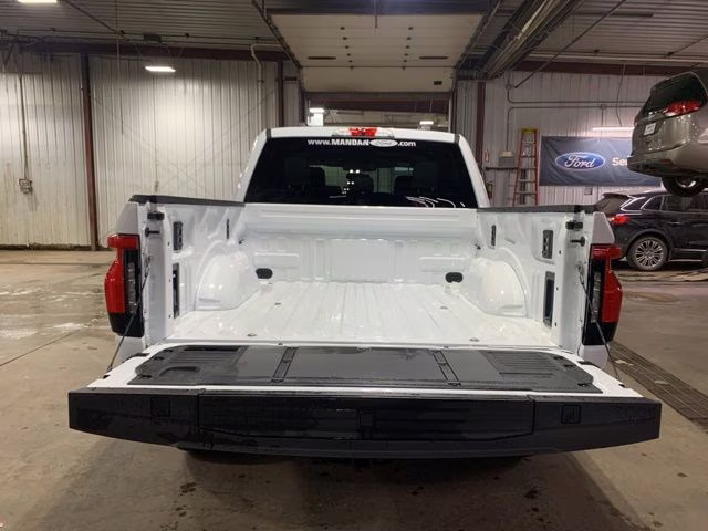 2025 Oxford White Ford F-150 Lightning Flash AWD Truck