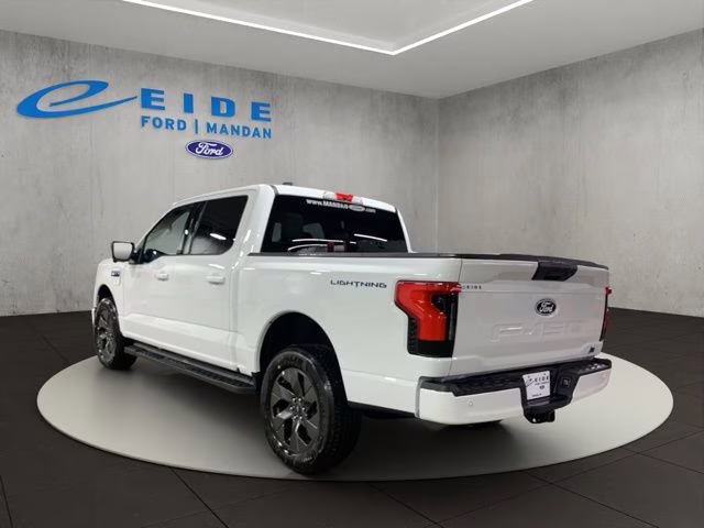 2025 Oxford White Ford F-150 Lightning Flash AWD Truck