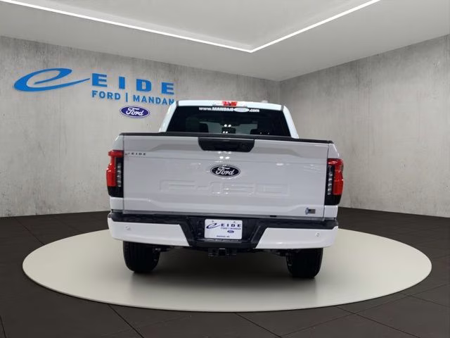 2025 Oxford White Ford F-150 Lightning Flash AWD Truck