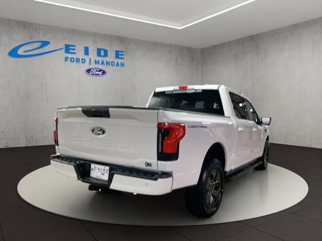 2025 Oxford White Ford F-150 Lightning Flash AWD Truck