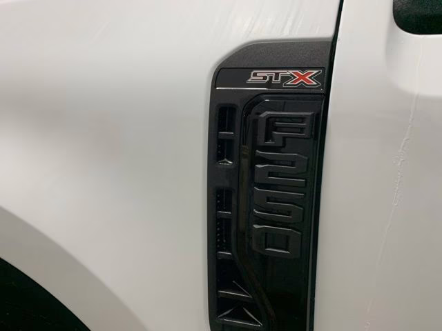 2026 Oxford White Ford Super Duty F-250 SRW XL 4X4 Truck