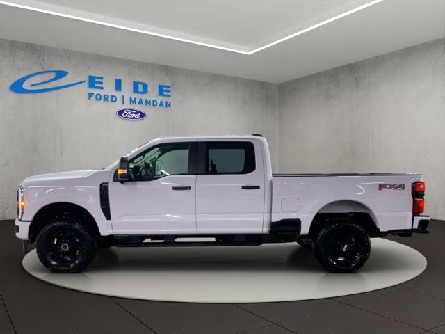 2026 Oxford White Ford Super Duty F-250 SRW XL 4X4 Truck