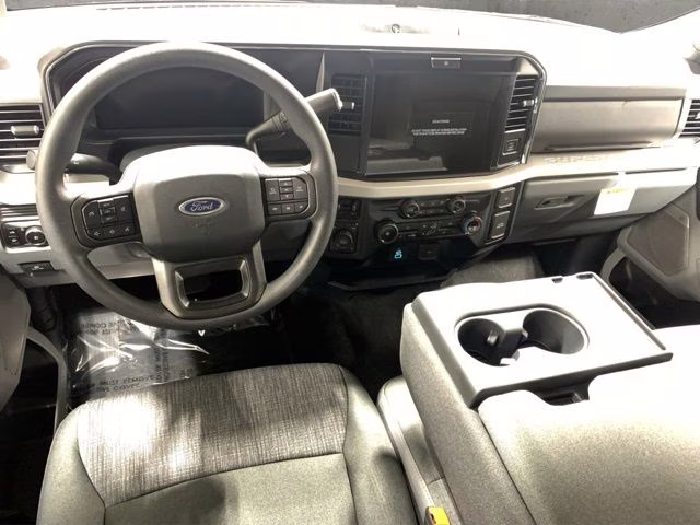 2026 Oxford White Ford Super Duty F-350 SRW XLT 4X4 Truck