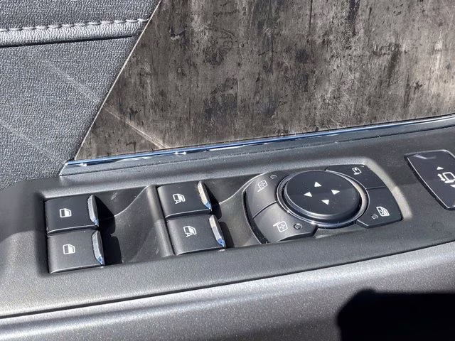 2026 Gray Metallic Ford Super Duty F-250 SRW LARIAT 4X4 Truck