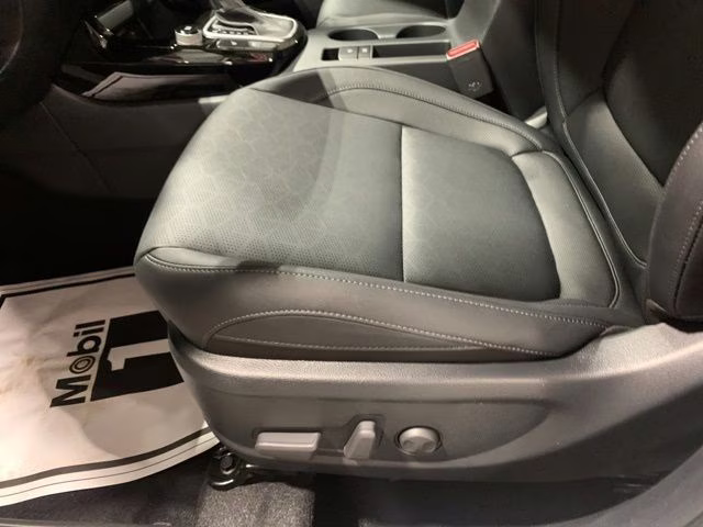 2026 Clear White/Black Roof Kia Seltos SX AWD SUV