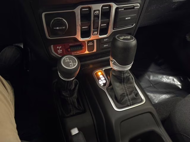 2026 Granite Crystal Metallic Clearcoat Jeep Wrangler Willys 4X4 SUV