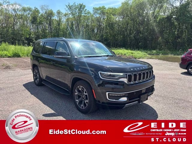 2023 Diamond Black Crystal Pearlcoat Jeep Wagoneer Series III 4X4 SUV