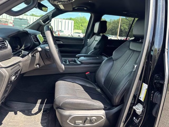 2023 Diamond Black Crystal Pearlcoat Jeep Wagoneer Series III 4X4 SUV