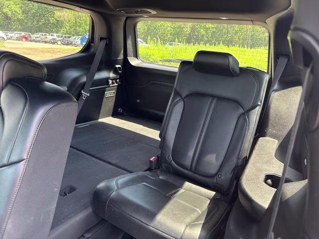 2023 Diamond Black Crystal Pearlcoat Jeep Wagoneer Series III 4X4 SUV