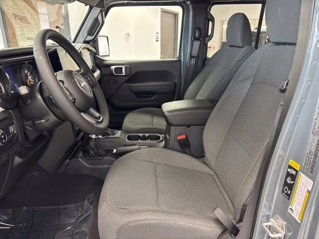 2026 Anvil Clearcoat Jeep Gladiator Sport S 4X4 Truck