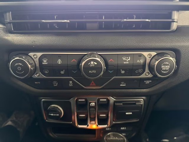 2026 Anvil Clearcoat Jeep Gladiator Sport S 4X4 Truck