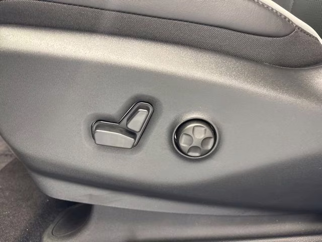 2026 Bright White Clearcoat Chrysler Pacifica Limited AWD Van