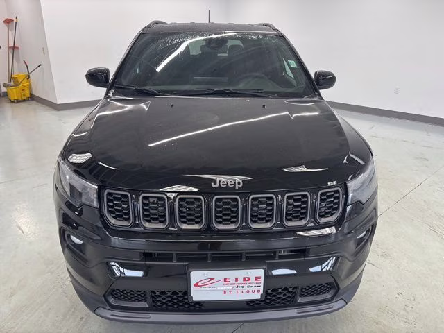2026 Diamond Black Crystal Pearlcoat Jeep Compass Latitude 4X4 SUV