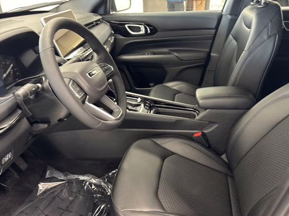 2026 Bright White Clearcoat Jeep Compass Latitude 4X4 SUV