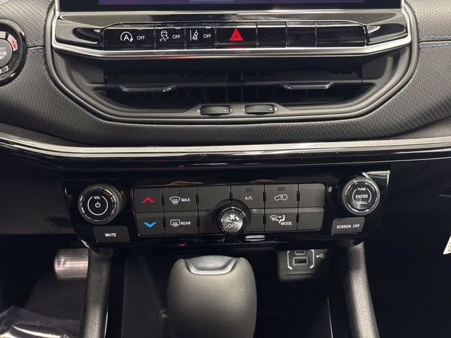 2026 Bright White Clearcoat Jeep Compass Latitude 4X4 SUV