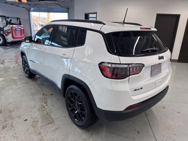 2026 Bright White Clearcoat Jeep Compass Latitude 4X4 SUV