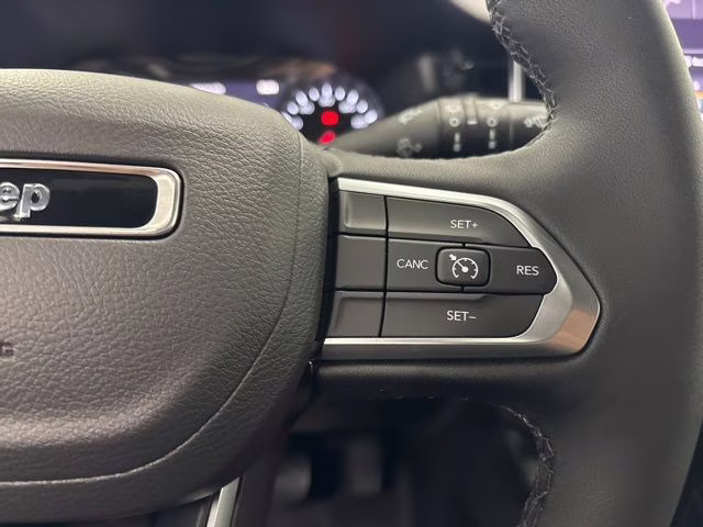 2026 Bright White Clearcoat Jeep Compass Latitude 4X4 SUV