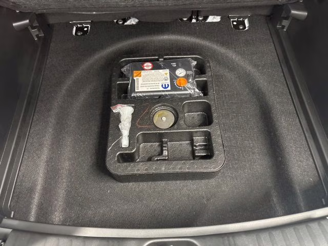 2026 Diamond Black Crystal Pearlcoat Jeep Compass Latitude 4X4 SUV