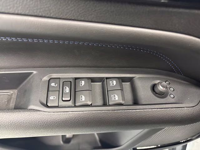 2026 Diamond Black Crystal Pearlcoat Jeep Compass Latitude 4X4 SUV