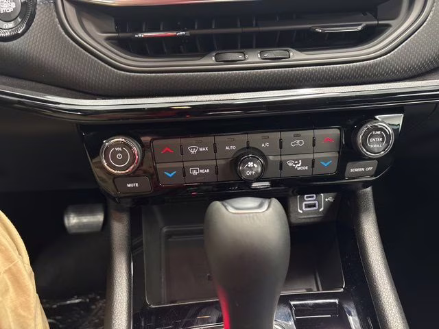 2026 Diamond Black Crystal Pearlcoat Jeep Compass Latitude 4X4 SUV