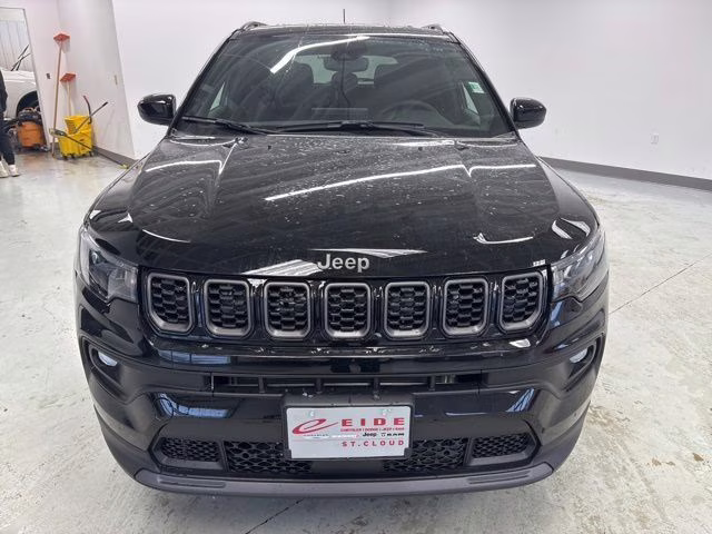 2026 Diamond Black Crystal Pearlcoat Jeep Compass Latitude 4X4 SUV