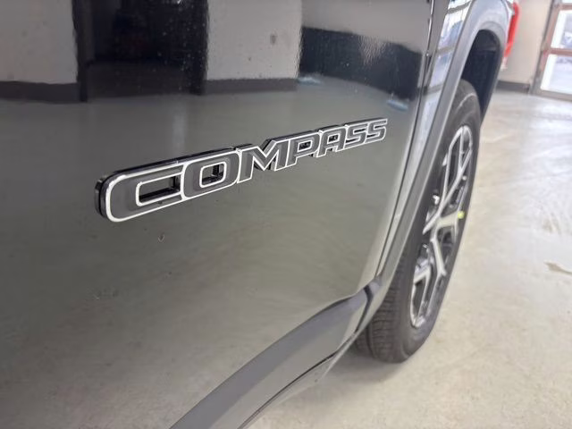 2026 Diamond Black Crystal Pearlcoat Jeep Compass Limited 4X4 SUV