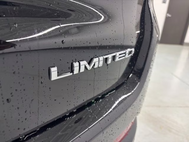 2026 Diamond Black Crystal Pearlcoat Jeep Compass Limited 4X4 SUV