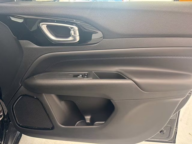 2026 Diamond Black Crystal Pearlcoat Jeep Compass Limited 4X4 SUV