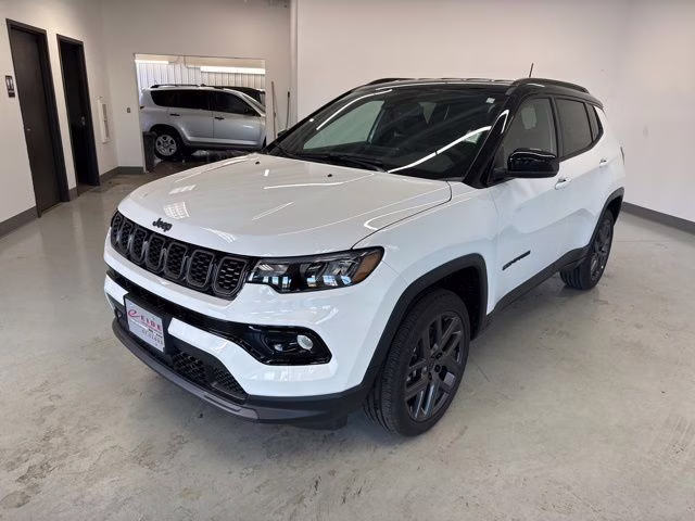 2026 Bright White Clearcoat Jeep Compass Limited 4X4 SUV