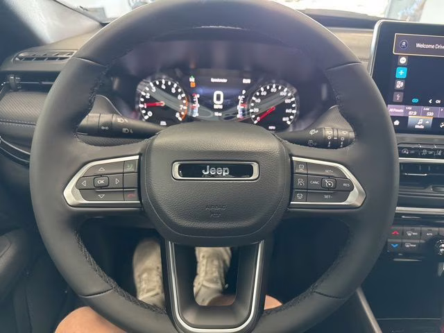 2026 Bright White Clearcoat Jeep Compass Limited 4X4 SUV