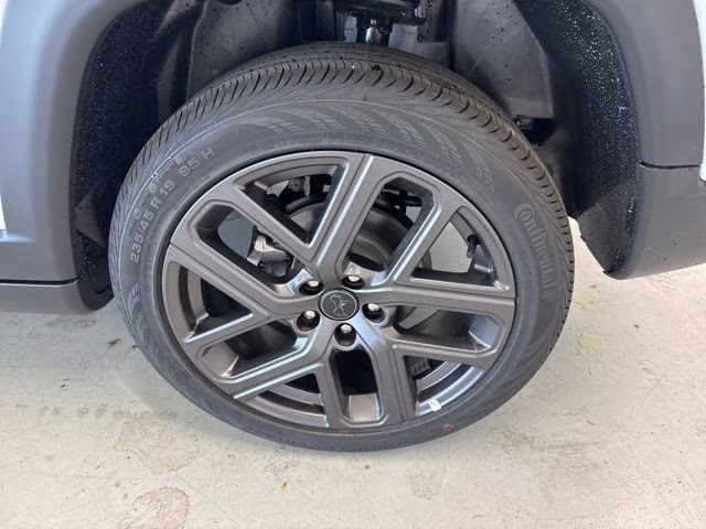 2026 Bright White Clearcoat Jeep Compass Limited 4X4 SUV