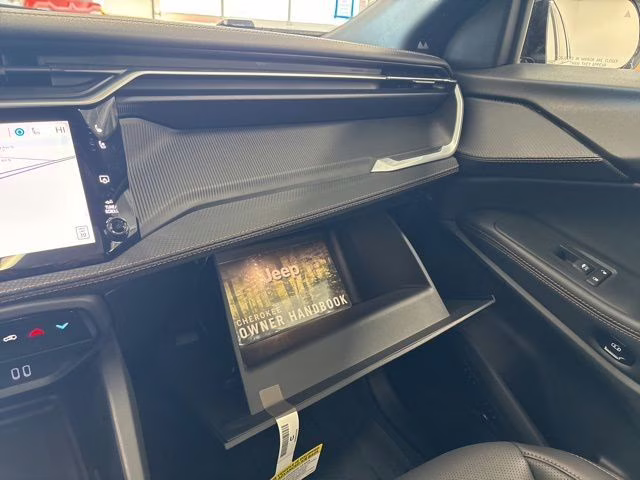 2026 Bright White Clearcoat Jeep Cherokee Overland 4X4 SUV