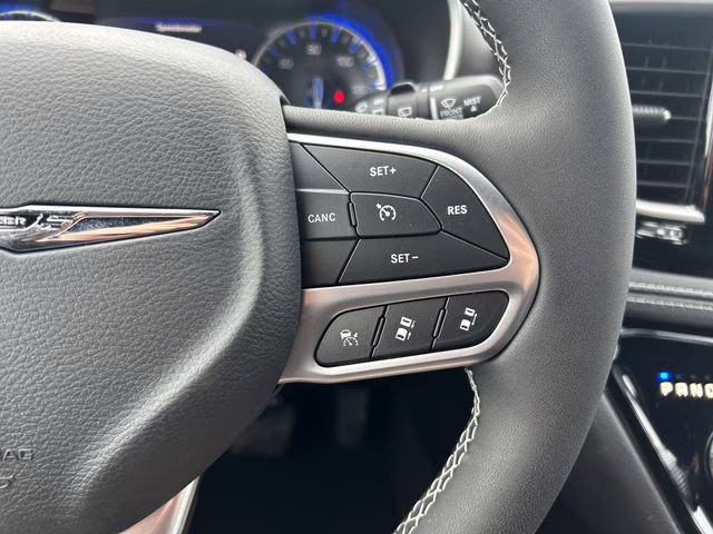 2026 Diamond Black Crystal Pearlcoat Chrysler Pacifica Select AWD Van