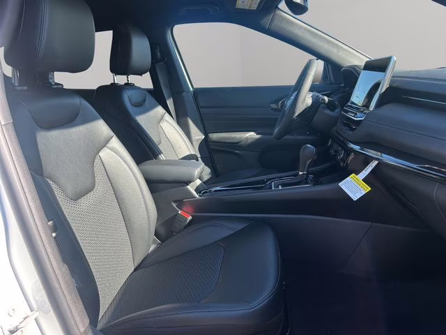 2026 Bright White Clearcoat Jeep Compass Altitude 4X4 SUV