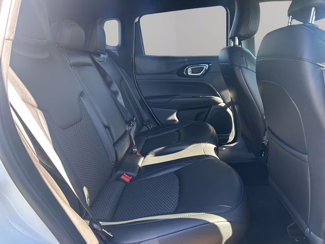 2026 Bright White Clearcoat Jeep Compass Altitude 4X4 SUV