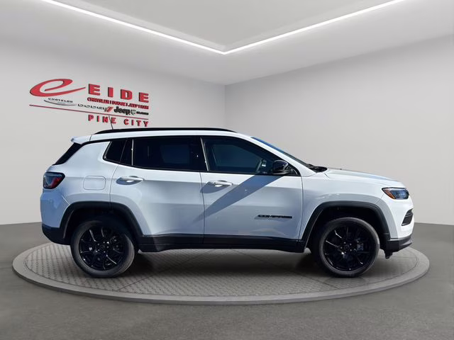 2026 Bright White Clearcoat Jeep Compass Altitude 4X4 SUV