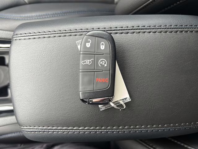 2026 Bright White Clearcoat Jeep Compass Limited 4X4 SUV