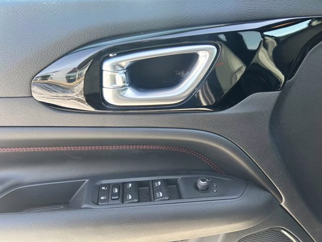 2026 Diamond Black Crystal Pearlcoat Jeep Compass Trailhawk 4X4 SUV