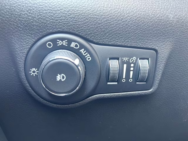 2026 Diamond Black Crystal Pearlcoat Jeep Compass Trailhawk 4X4 SUV