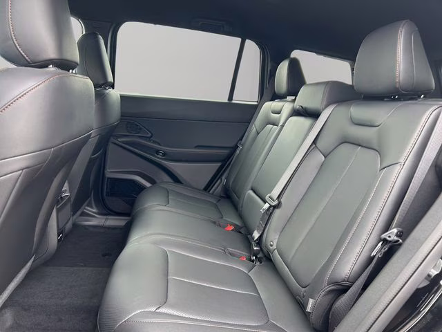 2026 Diamond Black Crystal Pearlcoat Jeep Cherokee Limited 4X4 SUV