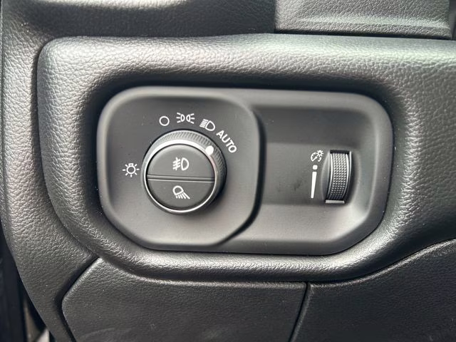 2026 Diamond Black Crystal Pearlcoat Ram 2500 Tradesman 4X4 Truck