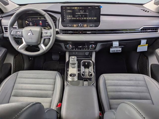 2026 White Diamond Mitsubishi Outlander SE FWD SUV