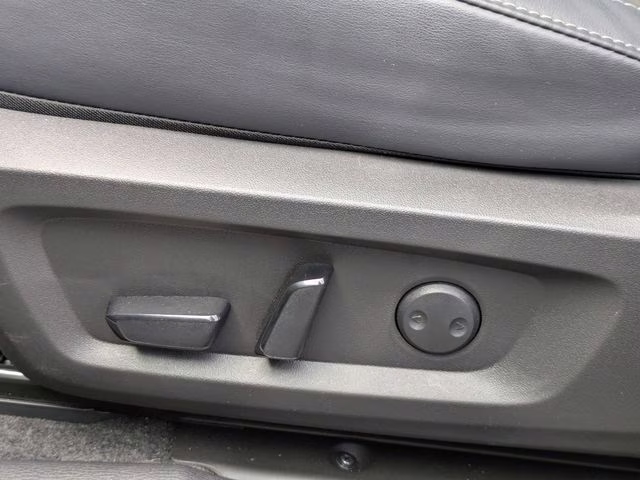 2026 White Diamond Mitsubishi Outlander SE FWD SUV