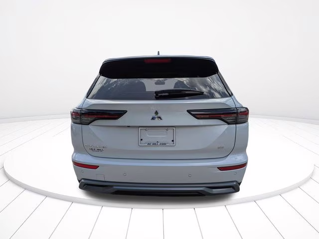 2026 White Diamond Mitsubishi Outlander SE FWD SUV