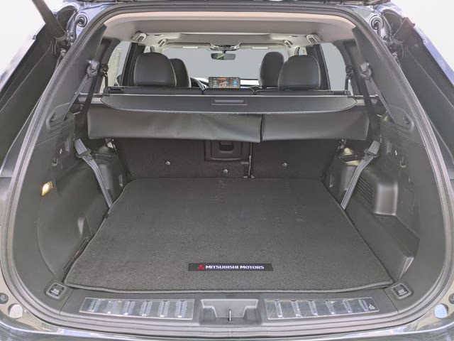 2026 Graphite Gray Mitsubishi Outlander SE FWD SUV