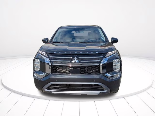 2026 Graphite Gray Mitsubishi Outlander SE FWD SUV